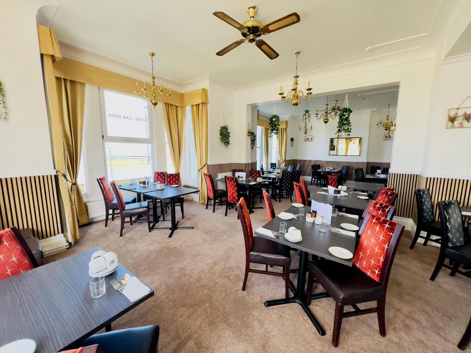Four Oaks Hotel Лландидно Экстерьер фото