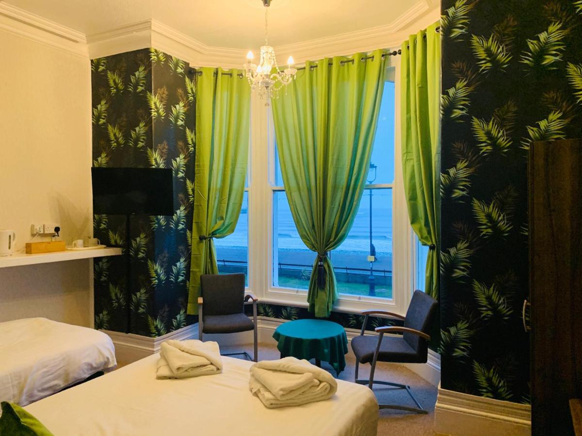 Four Oaks Hotel Лландидно Экстерьер фото