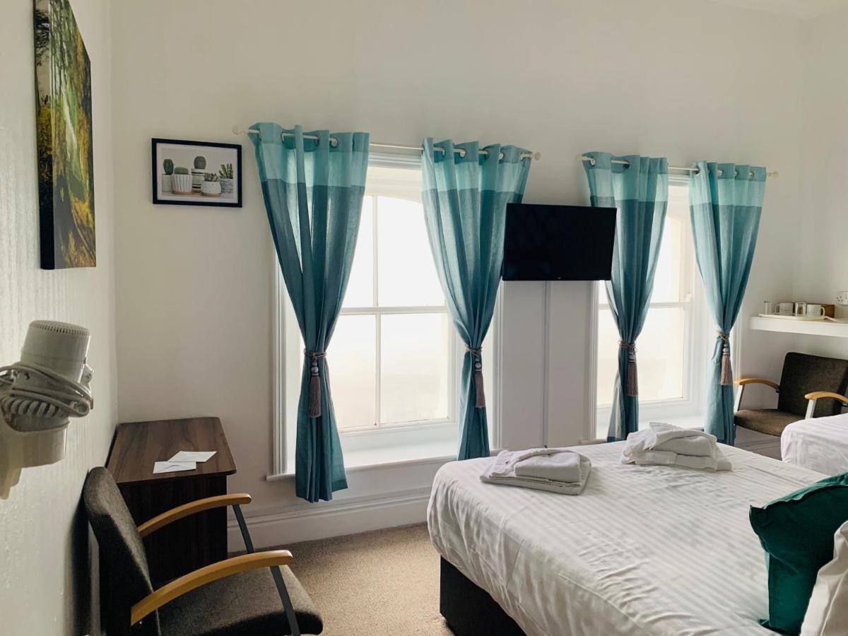 Four Oaks Hotel Лландидно Экстерьер фото